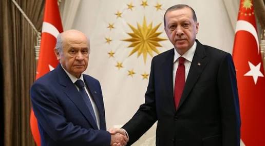 suleymankayaba4's tweet photo. #UzmCvslardiyorki Aksener 100 bin imza icin bi tarafini yirtarken Uzman Erbaslar aile fertleriyle 1 milyonluk kitledir. Heba etmeyin oyu BASKAN @RTE_TC_BASKANI @RT_Erdogan @dbdevletbahceli https://t.co/Rc5XwdJFrZ