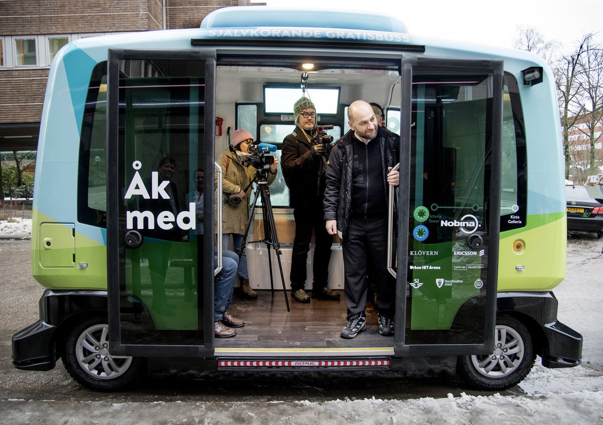Nu har 10 000 resenärer åkt med <a href="/NobinaTech/">NobTech</a> självkörande bussar på Kistagången.
Försöket inom <a href="/UrbanICTArena/">Urban ICT Arena</a>
fortsätter fram till sommaren.
mynewsdesk.com/se/nobina/pres…