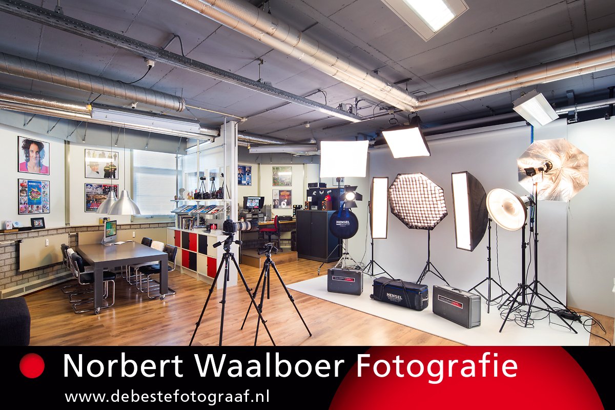 fotostudio236's tweet photo. Aanstaande vrijdag #profielfoto dag in mijn studio. Voor slechts € 35,00 een prachtig bewerkte foto. Een #profielfotosessie duurt ongeveer 30-40 minuten inclusief kopje koffie. Bel/mail mij voor een afspraak 06-53430591 of studio236@norbertwaalboerfotografie.nl https://t.co/HsnZw868ok
