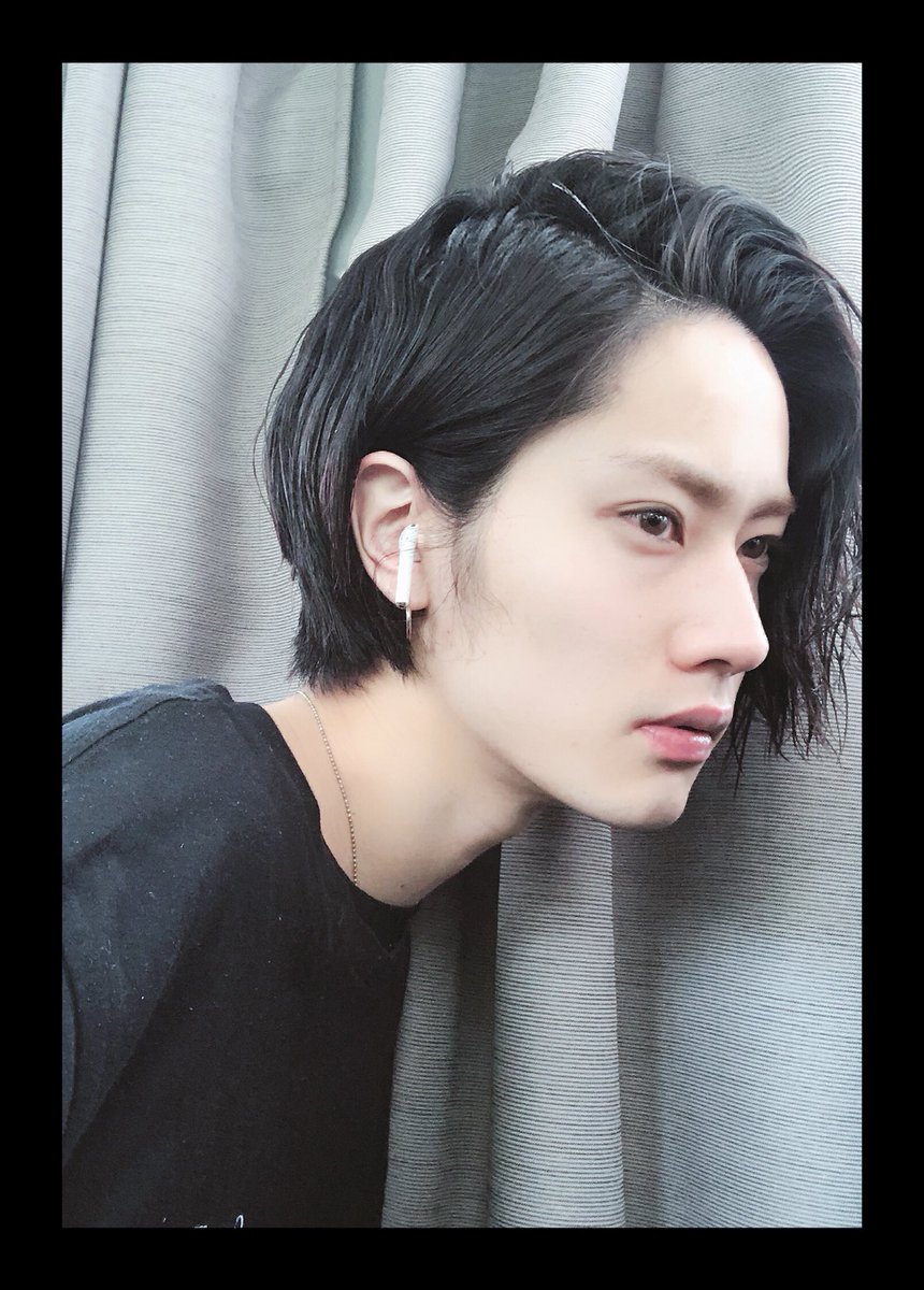 ট ইট র 齋藤正太 Syn代表 Axy Shibuya New Hair かきあげスタイル パーマ メンズパーマ メンズスパイラル スパイラル ネイビーカラー ヘアスタイル メンズヘア メンズミディアム ミディアムパーマ メンズパーマ ミディアムヘア ブリーチ ツイストパーマ