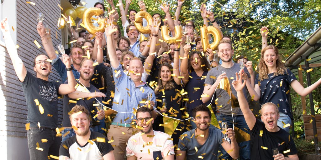 FopkeDrijfholt's tweet photo. 'Goud' is Gronings voor 'gewoon goed'. Met @storm_digital 2x goud in de @Emerce 100! Trots om Stormvogel te zijn. https://t.co/FVQxCkJXtQ https://t.co/wEbGwsuRV6