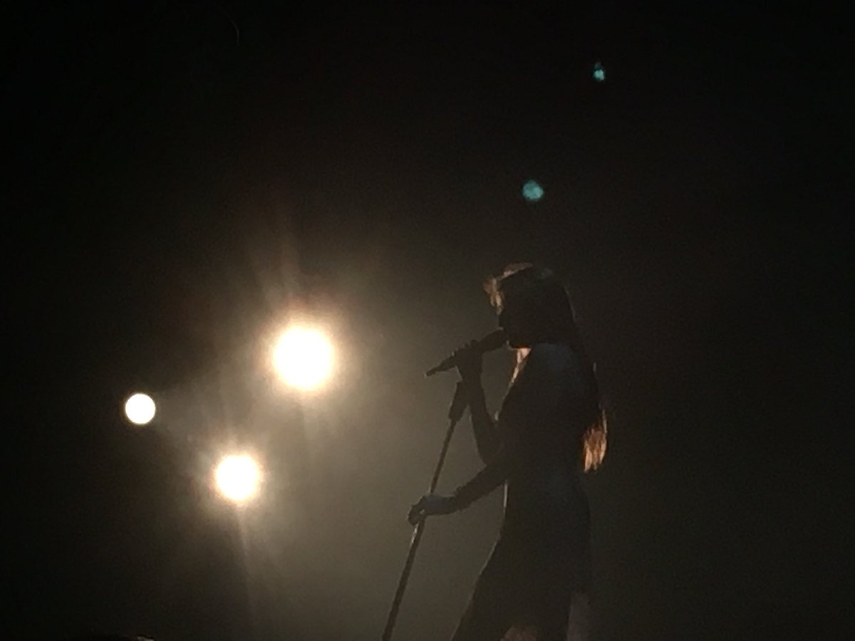 Joannemaher's tweet photo. Went to see @flo_tweet last night. Last time we saw her there was over 100,000 at the Pyramid stage, last night just over 1,000!! Absolutely epic! #whataperformer https://t.co/sPncQVkFLK