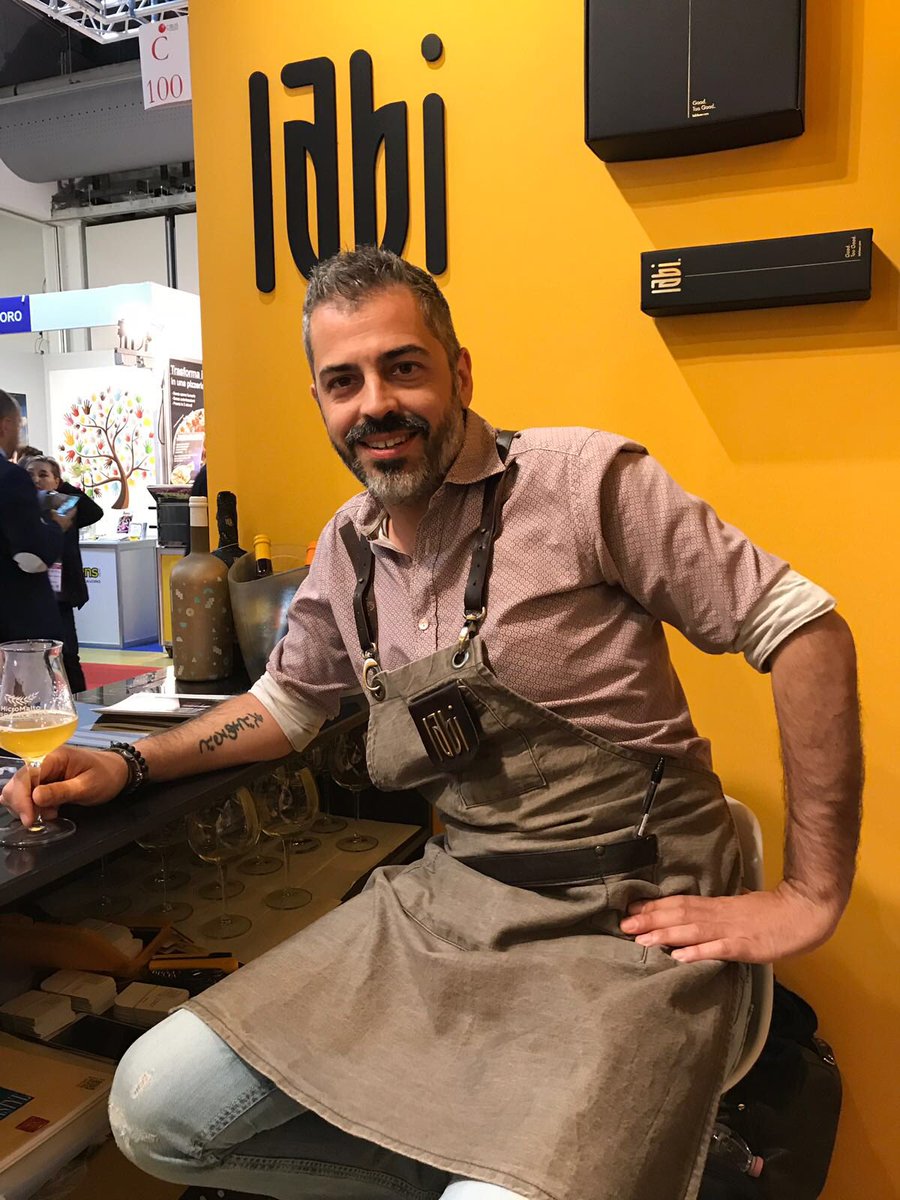 labibeer's tweet photo. MONDAY MOOD 🤩🍺
📍Pad 7 Stand C100
Let’s begin CIBUS 2018 
#cibus #birra #food #dammiunalabi #cibus2018 #parma #beer #madeinitaly #birraartigianale #artisanbeer #craftbeer #labibeer #givemealabi #birraviva #hoppybeer #weekandfood #labigarage https://t.co/EoS8A8zSxY