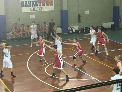 PlayOff und 18:termina la positiva stagione dei Biancolblu ! BASKET TOWN MILANO - ELETTROTERMICA PIZZIGHETTONE 81-62 dlvr.it/QS1fhP