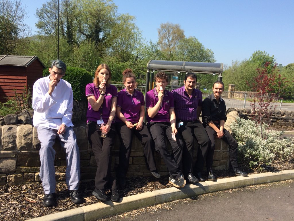 Matlock_PI's tweet image. Keeping the team cool #icecreams #hotsunnyday @SDEBDD @jmb0606 @omarkhan7861 @Valerie_PI3R