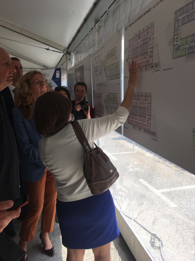 PG_CA_Aix's tweet photo. Visite de @NBelloubet au Tribunal de Grande Instance d’Aix-en-Provence, en présence des chefs de Cour, pose de la première pierre du futur TGI et rencontre des magistrats et fonctionnaires https://t.co/S96vrCQDll