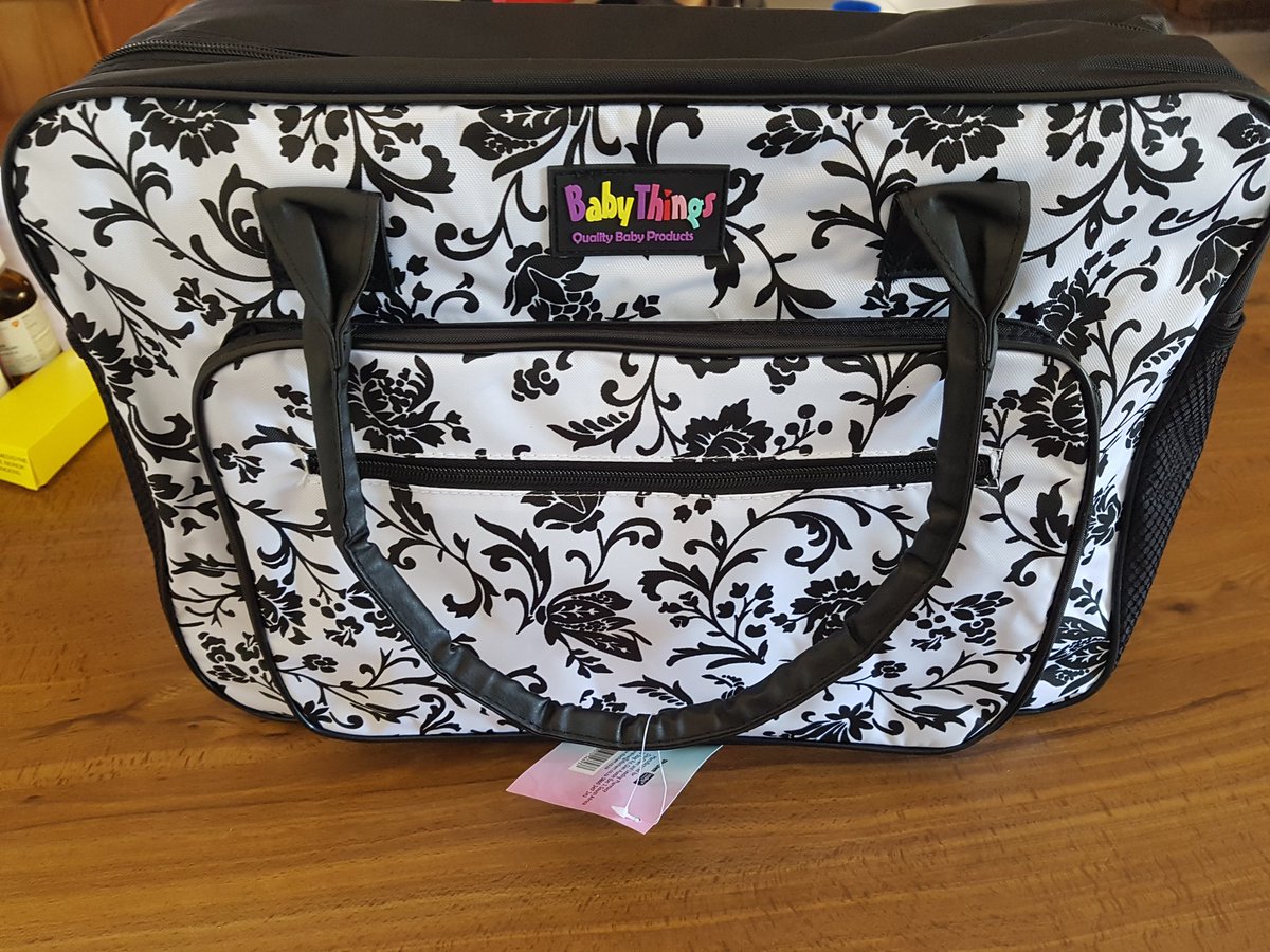 24_7WTF's tweet photo. @Dischem Wow you really know how to spoil us Mom's. I received my Baby bag today. Thank you very very much. #veryimpressed #greatservice #ilovedischem #babybag https://t.co/ifM7LRnaUK
