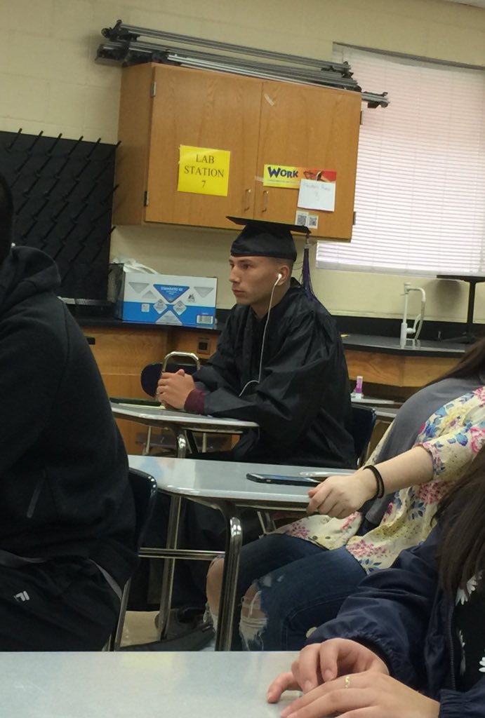 The Gentleman™ tweet media