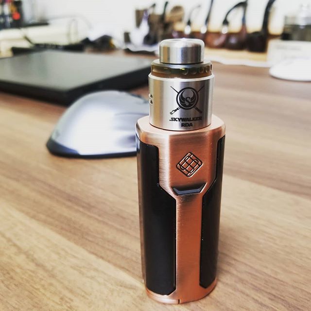 unokichi1's tweet photo. 今日は爆煙してみる
SINUOUSは握ってて気持ちいい👍
#vape #vaper #電子タバコ #wismec #sinuous #p80 #youde #ud #skywalker #rda https://t.co/kZfVWgxorN https://t.co/tNusPIhpR8