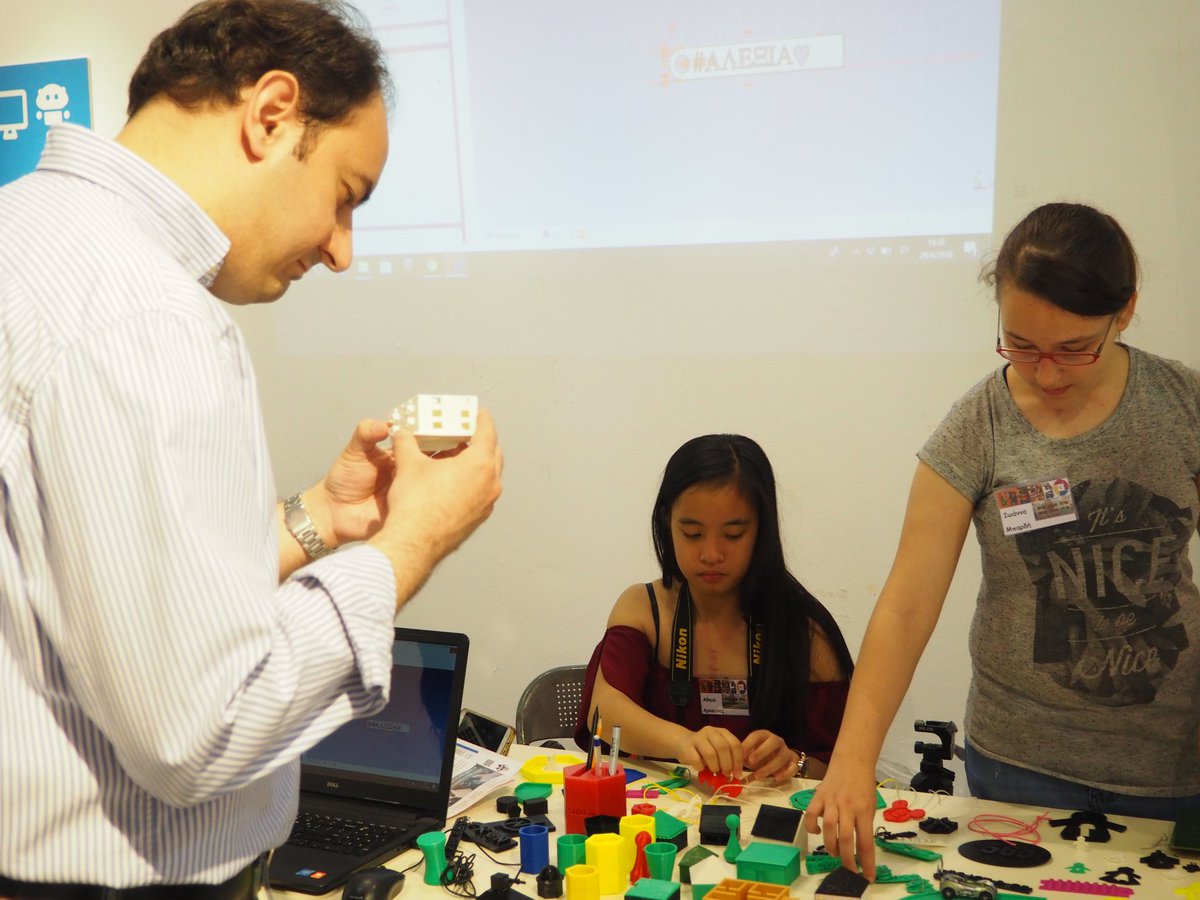 makeitreal_eu's tweet photo. #MakeITReal went to @AthensSciFest ! The students demonstrated their 3d printed objects and invited the visitors to do some 3D modelling and solve their tangram puzzles!
#edumotiva #56o #23rd #erasmusplus #steam #stem #3D #ASF2018 https://t.co/qNaqhQpBd2