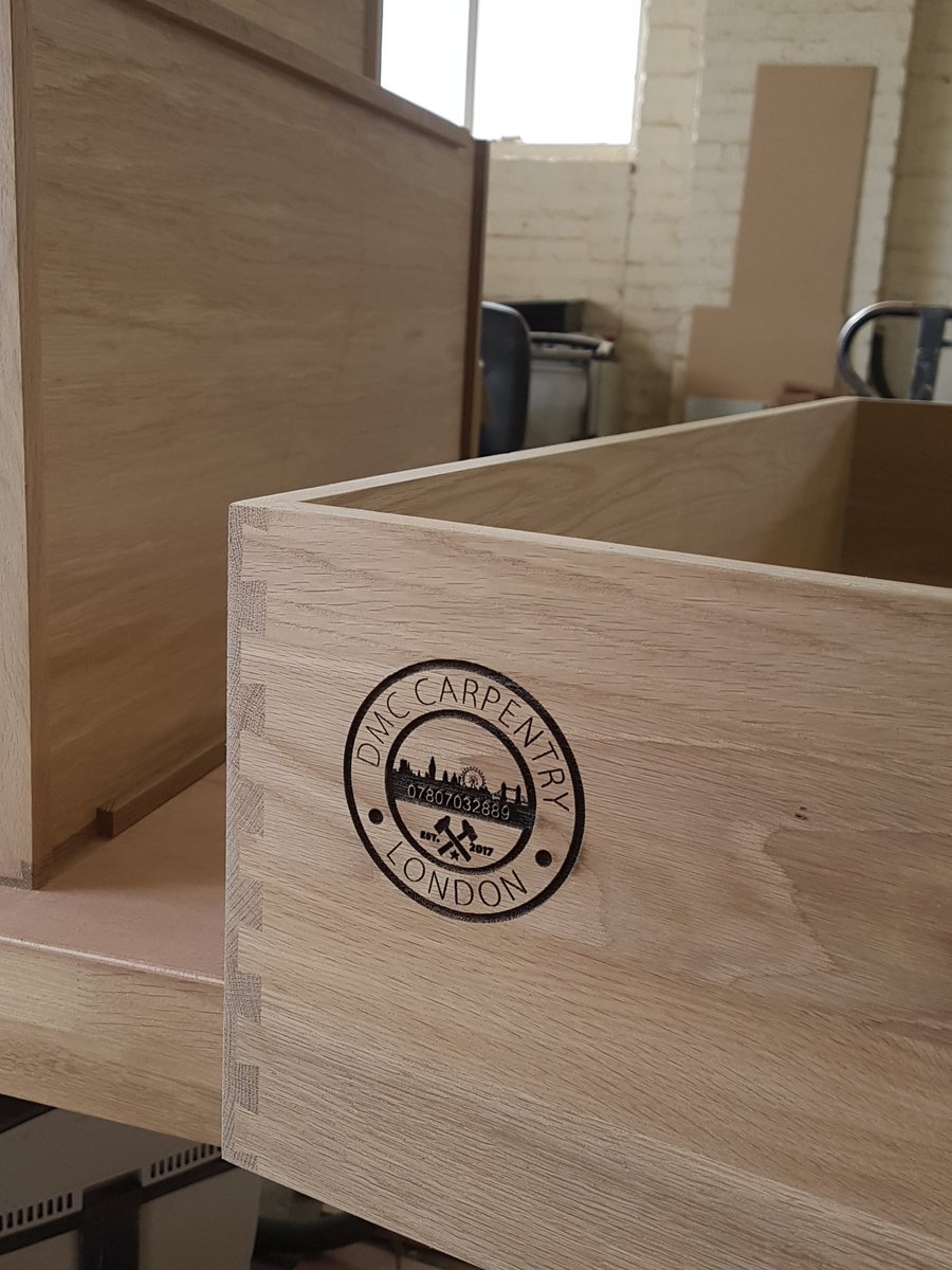Thedrawerboxco1's tweet image. A 225mm high drawerbox with our customers company logo laser engraved onto the sides. A Simple yet effective way of building your brand.#thedrawerboxcompany #dovetail #drawerboxes #madeinossett #cabinetmakers #madeinyorkshire #bespokefurniture #blum #madeinyorkshire #oak #bespoke