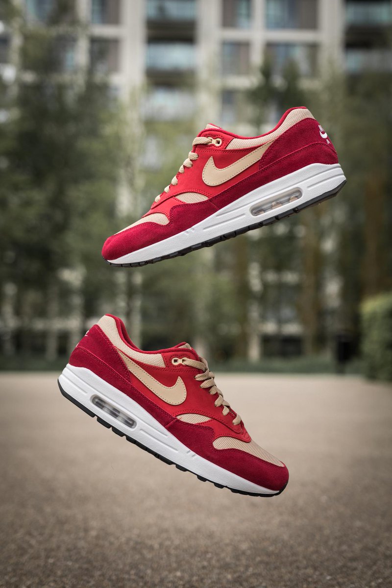 OffspringShoes's tweet photo. Coming Soon | @nike Air Max 1 | Curry Pack | Shots by 📷 @inbentiveminds | 🙌🙌 | #OffspringhqCommunity #Nike #Airmax1 #currypack #offspringhq https://t.co/eHhRRDckDA