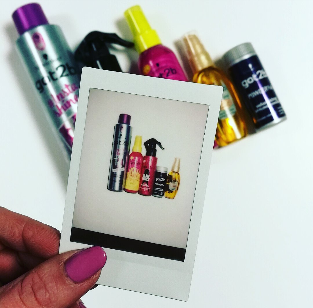 Fancy winning some Schwarzkopf styling goodies? Now's your chance! ow.ly/27Aw50heCoL