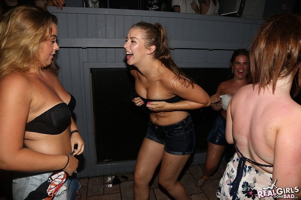 Party girl ends up #EUF (embarrassed underwear female)