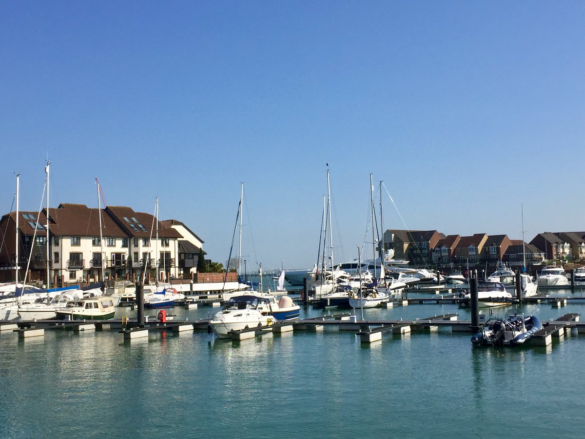 travelblogjamie's tweet image. Chilling in the sun at the #HarbourHotel #southampton on a beautiful day like this - next best thing to jumping on a #ship and having a #cruise 🛳🍹🍾😁 Bliss :) #blueskies #blogger #travelblog #travelbloggerjamie