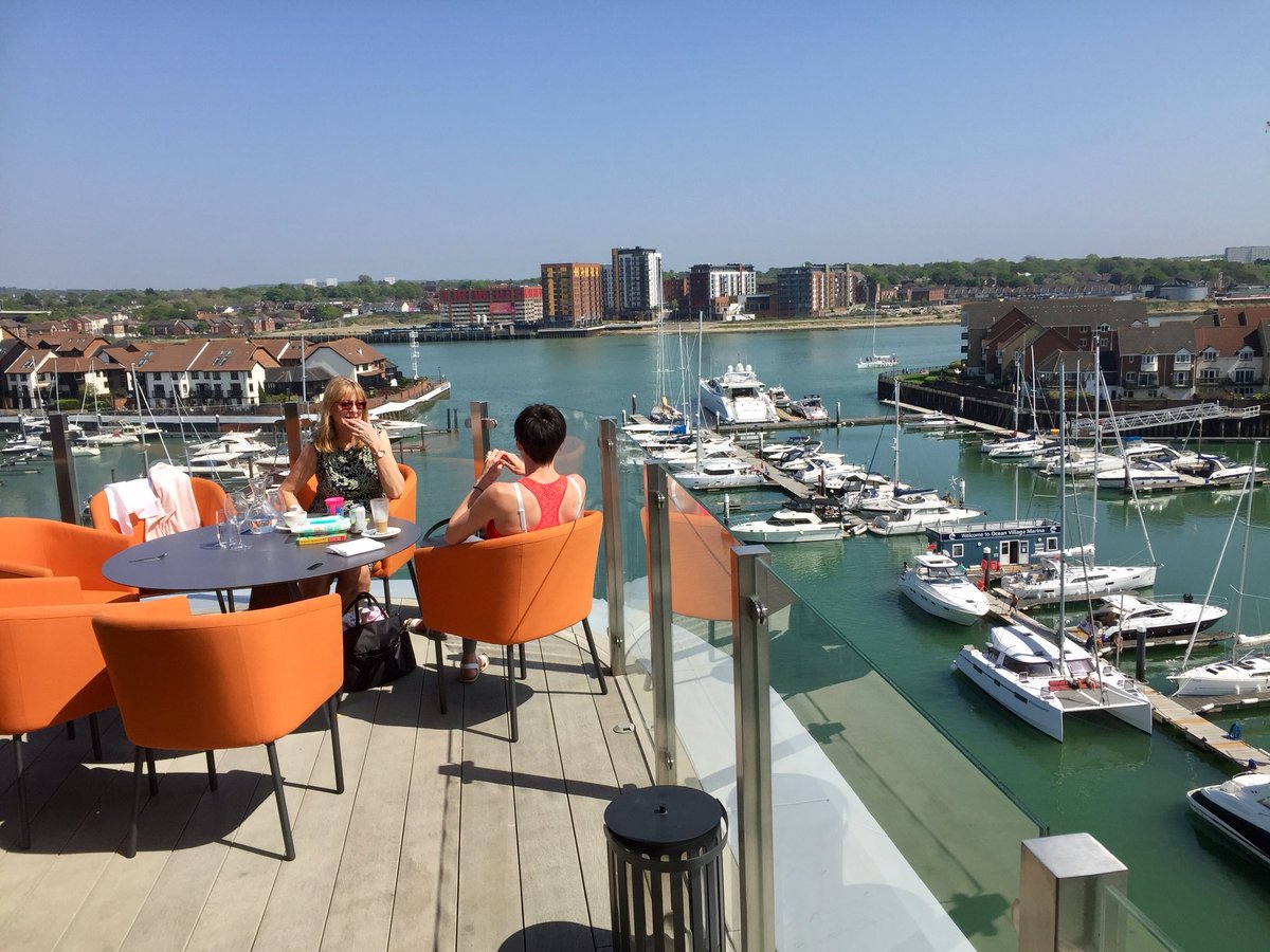 travelblogjamie's tweet image. Chilling in the sun at the #HarbourHotel #southampton on a beautiful day like this - next best thing to jumping on a #ship and having a #cruise 🛳🍹🍾😁 Bliss :) #blueskies #blogger #travelblog #travelbloggerjamie
