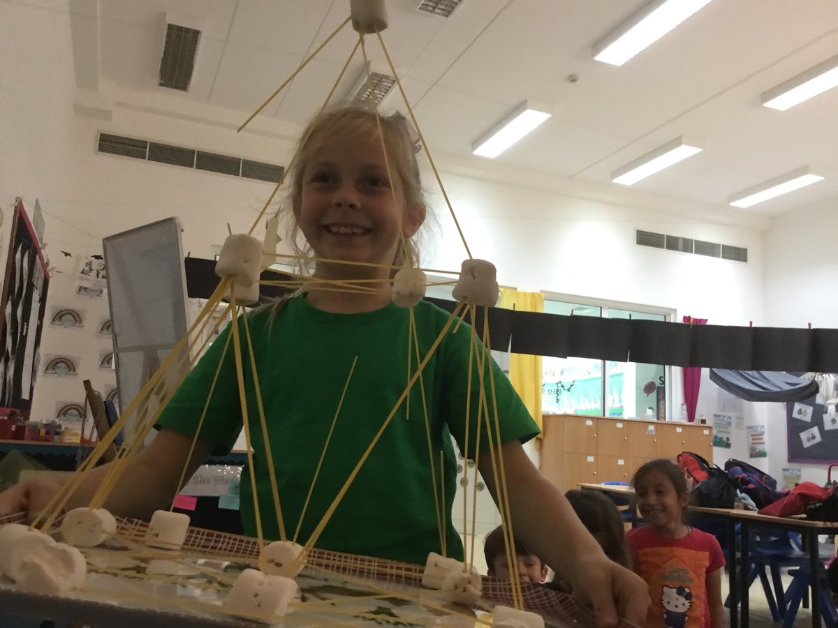 Horizon_Year2's tweet photo. We love our spaghetti and marshmallow towers! Can you spot the Dubai Eye? #HorizonMaths https://t.co/wuYj9YEqio