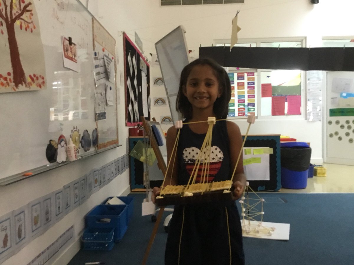 Horizon_Year2's tweet photo. We love our spaghetti and marshmallow towers! Can you spot the Dubai Eye? #HorizonMaths https://t.co/wuYj9YEqio