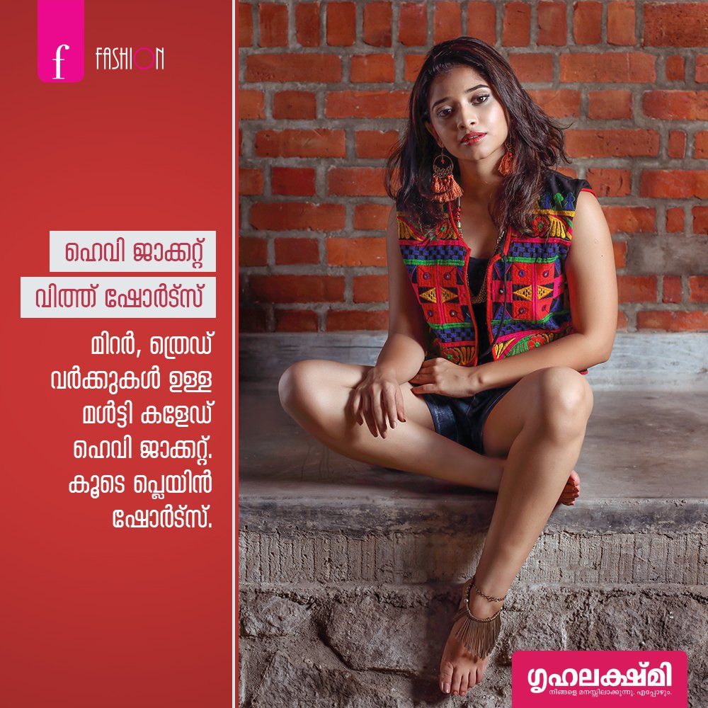 Grihalakshmi_'s tweet photo. #Fashion #fashionista #Kerala #stylish

വെസ്റ്റേൺ ഷർട്ട്, അതിൻ്റെ കൂടെ തനി ഇന്ത്യൻ സ്റ്റൈലിൽ സാരി. അവസാനിക്കുന്നില്ല ഇൻഡോ വെസ്റ്റേൺ സ്റ്റൈലിന്റെ പകിട്ട്.

For more, subscribe to our magazine: https://t.co/smckLCRl9n https://t.co/CvA79s8cW9