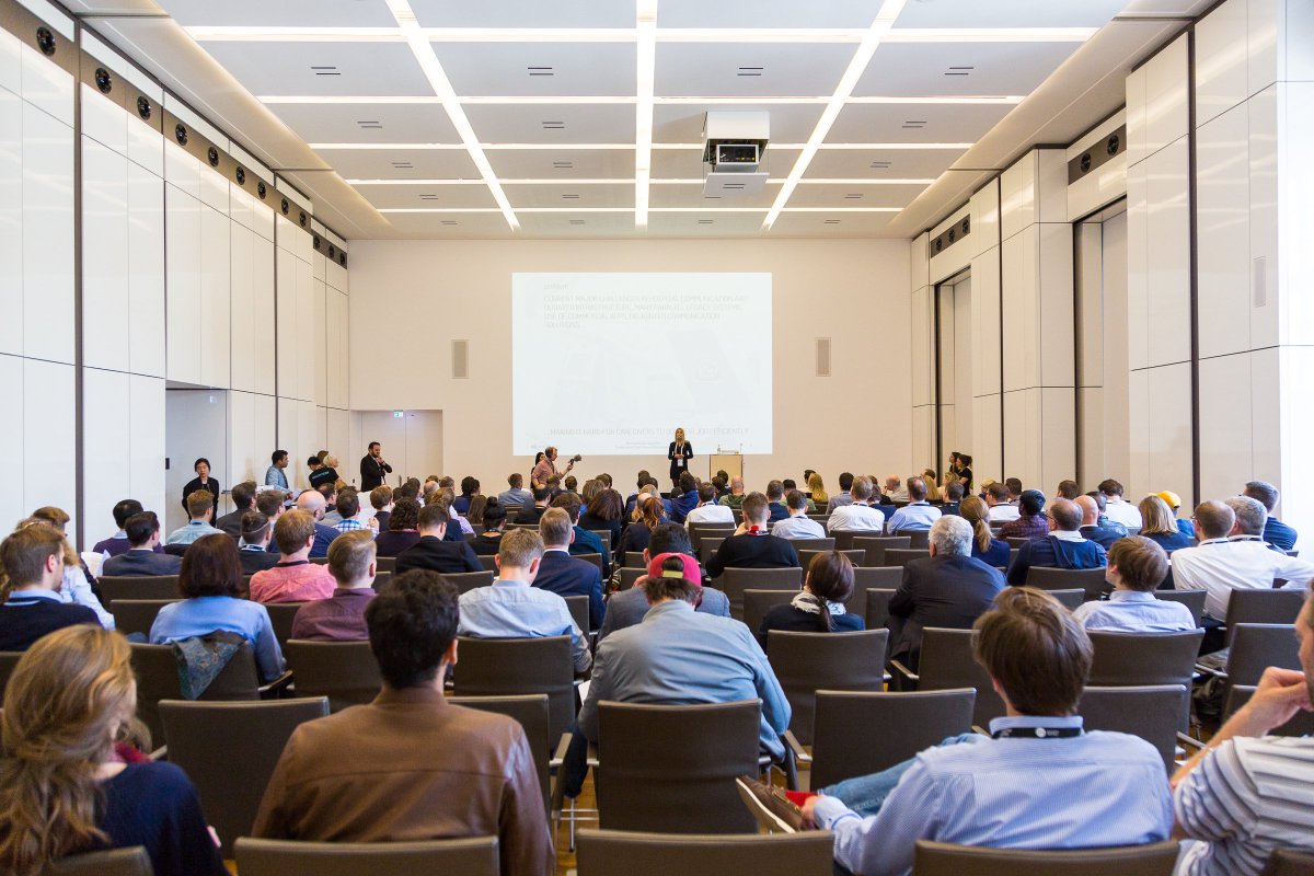 protellus's tweet photo. Throwback: Aurélie Ferron, Co-Founderin von @protellus bei der Moderation des Pitch Marathons des Startup Camp Berlin 2018 #SCB18  #startupcamp18 by @StartupVerband. Herzlichen Glückwunsch den Gewinnern  des Pitch Marathons, INGA - Your Social Recruiting Bot! @ingadotone https://t.co/JhT5si9QM4