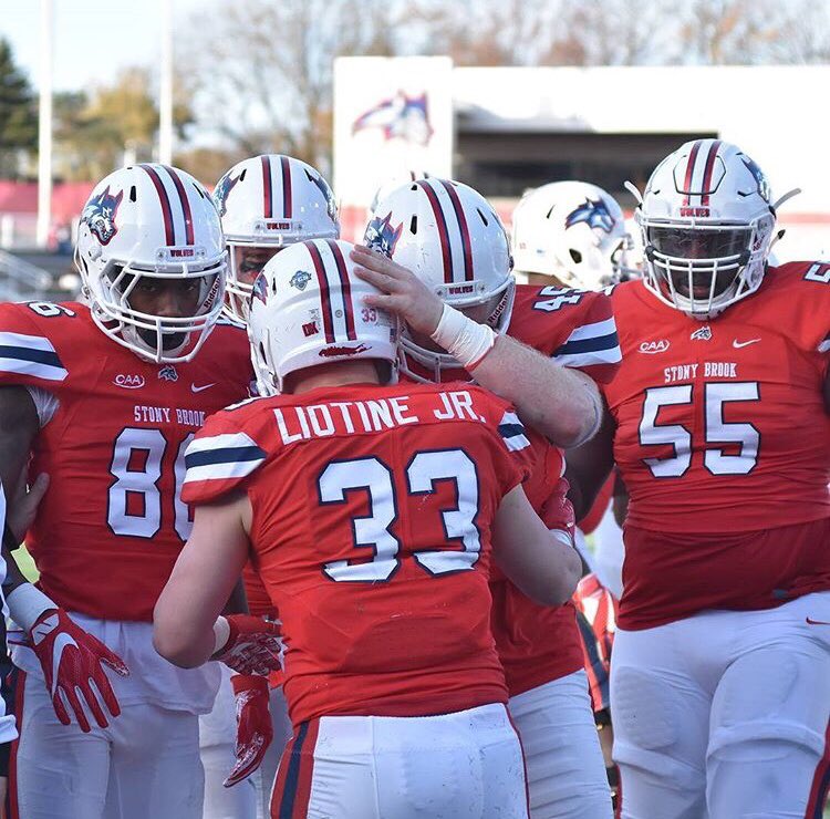 okingcoach's tweet photo. Thankful for another DAY! The GOOD VIBEZ feel LIVE in the #845 Hitting week 2 of spring recruiting looking for the RIGHT fit for the RIGHT place NY here we go #HOWL19🐺 #FFFIC @StonyBrookFB https://t.co/54Jq9WUqDf
