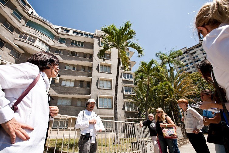 culturachacao's tweet photo. Inscríbete en nuestro próximo Arquitour Altamira-Los Palos Grandes, a través del correo: gerenciatac.cultura@gmail.com y ten la oportunidad de pasear por las vías y edificaciones más emblemáticas de la zona, e identificar las principales obras de arquitectura.

#TurismoYComunidad https://t.co/rKN8hHXzIv