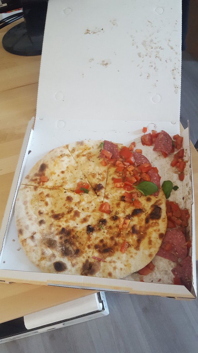 360Chrism's tweet image. I ordered a Pizza