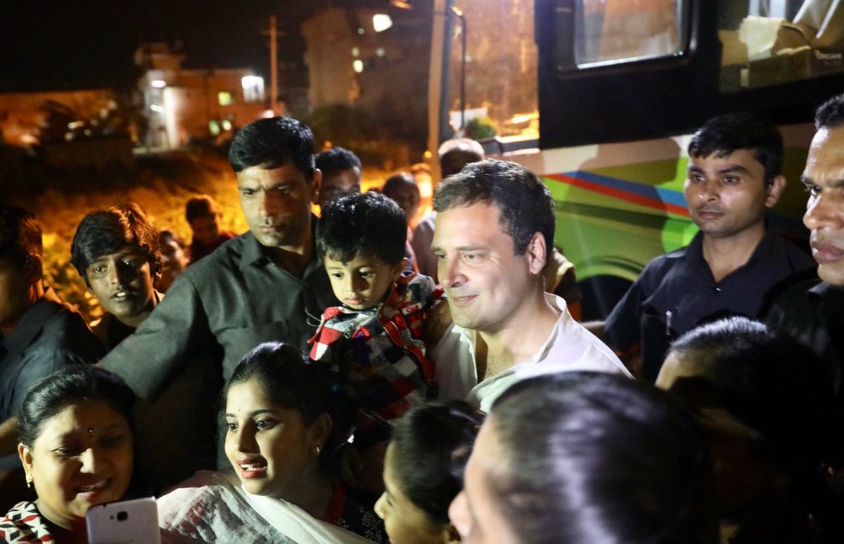 The hero of the hour Rahul Gandhi selfie queue gets bigger and bigger 

#JanaAashirwadaYatre #INC4Karnataka