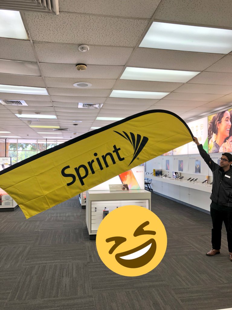SprintStore7687's tweet photo. We finally got a flag!!!  @ChrisValle80 #Sprintflag https://t.co/nDjtKa4iB4