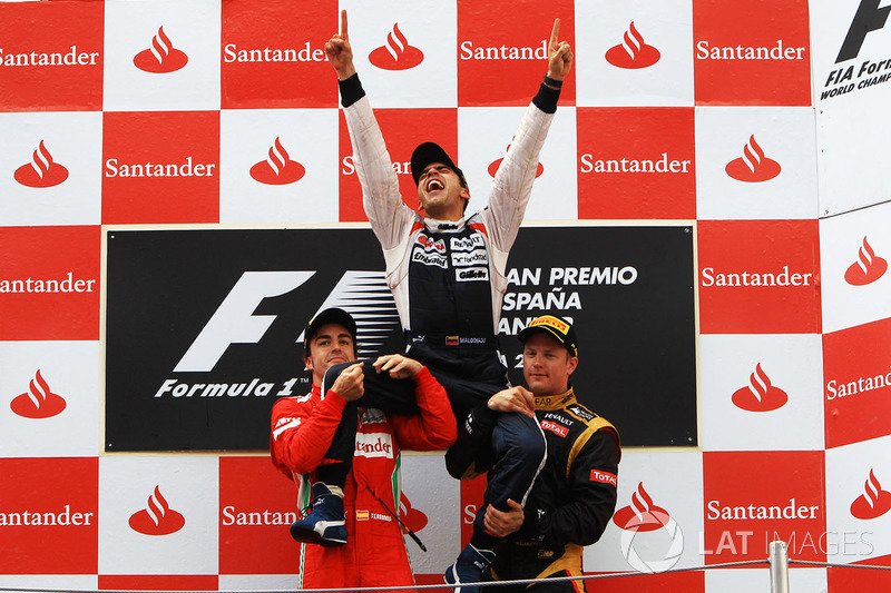 Adhyra80's tweet photo. @anandaraoharish @F1 Kimi and Nando, two Champions lifting Pastor up, epic moment😎 https://t.co/WPZucLWQcE