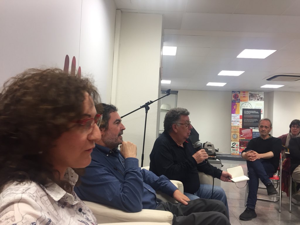 PachecoJpacheco's tweet photo. Muy bien acompañado por Lopez Bulla @nurialomar y @JavierAristu en la presentacion del libro “El oficio de resistir” un recorrido por la lucha social en Andalucia y resto pais @FundCipriGarcia @ccoocatalunya @ccooandalucia https://t.co/1iOitMuKkQ