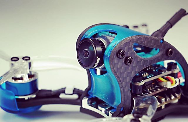 flyingfolk_com's tweet photo. Hammer! Falcon CP90 Pro  2“ 3-4s Power Racer | F4 &amp; 20A BlHeliS | SunnySky 1104/5500kv - Bind-n-Fly 🌪😎👌Follow &amp; Tag us🔝#fpv #fpvracing #qav #quadlife #quad #race #racing #kiss #betaflight #damped #fatshark #quaddiction #dronesque #airvuz #multirotor … https://t.co/T1egYWw7Gg https://t.co/Q0UB4cF5cR