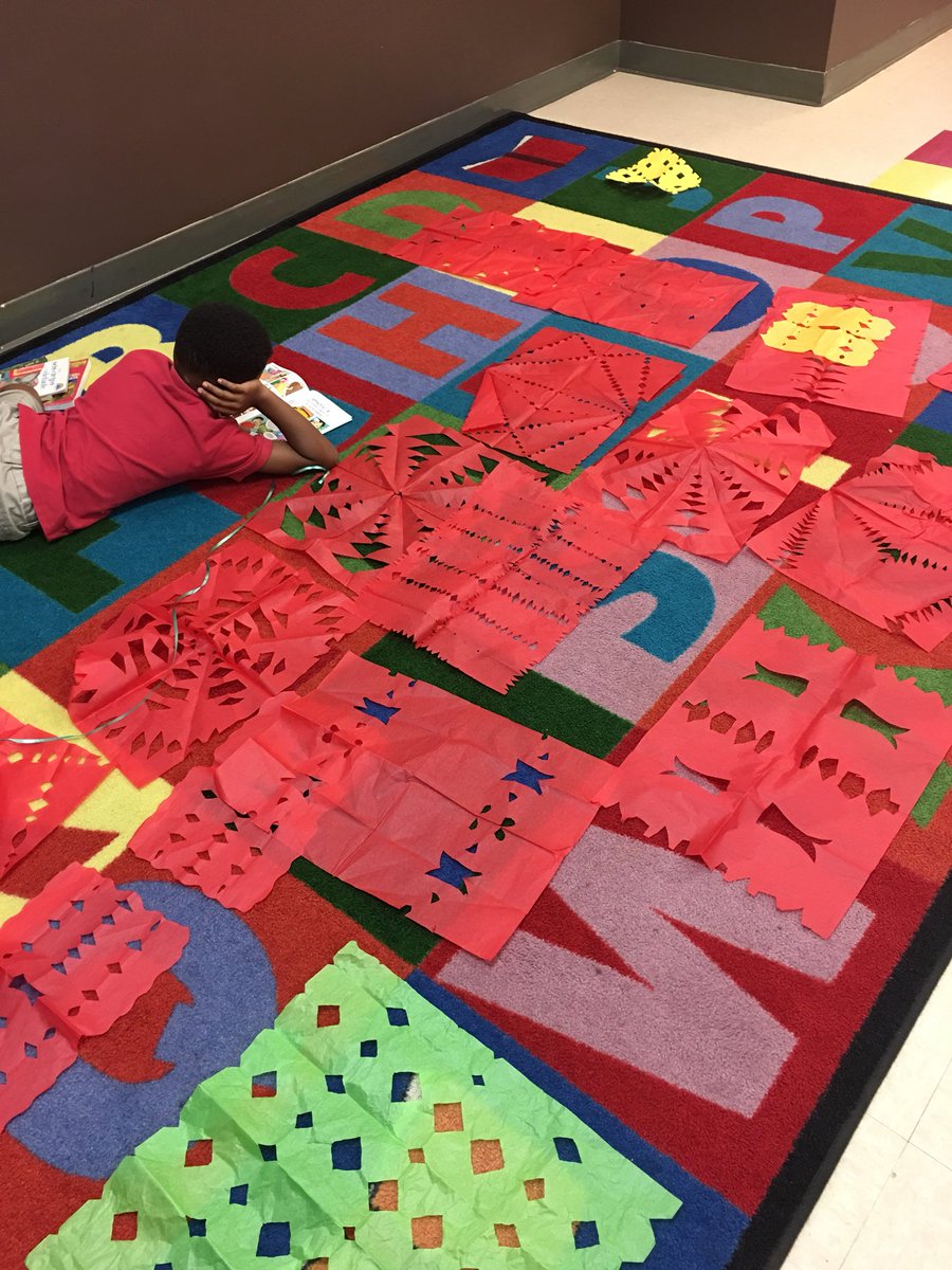norgur1's tweet photo. @PMWellsCharter Papel Picado #5demayo https://t.co/K2arBphOIL