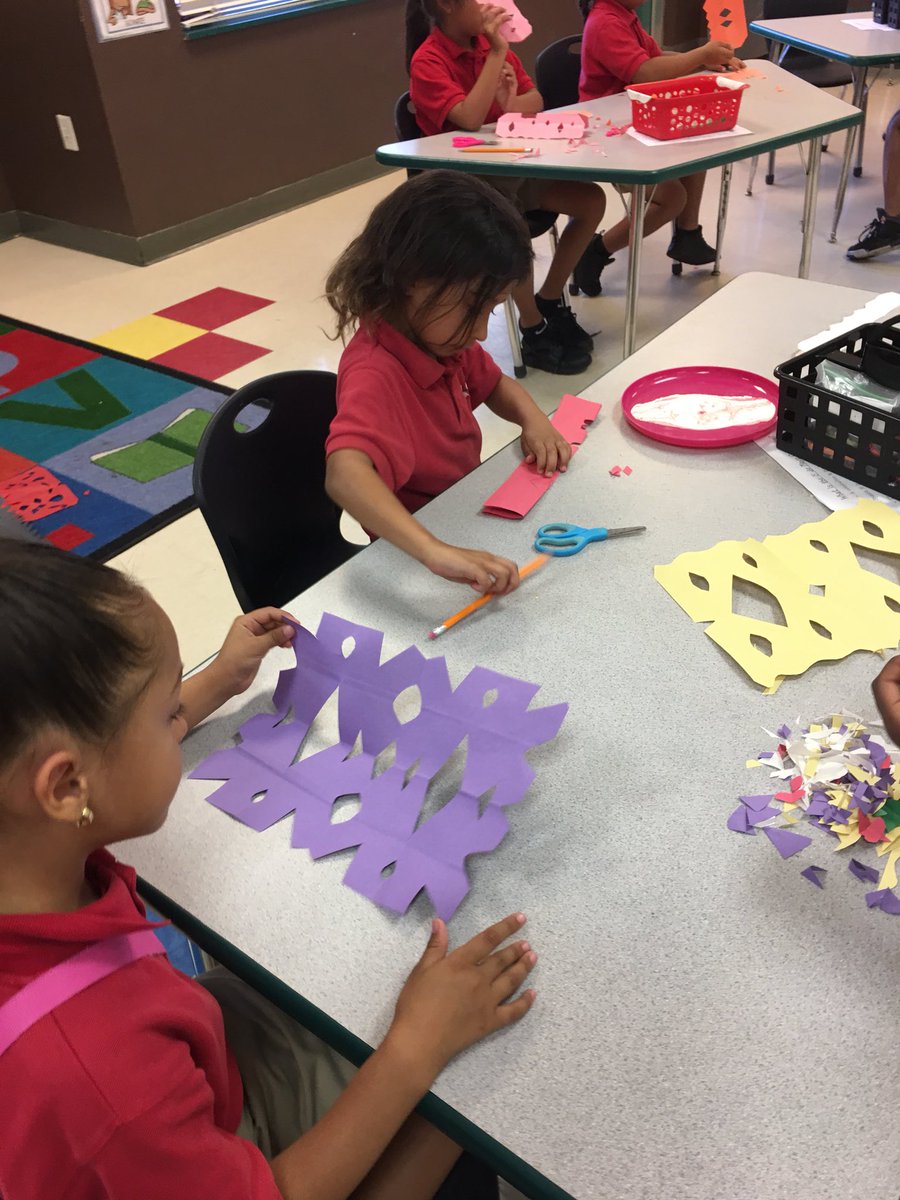 norgur1's tweet photo. @PMWellsCharter Papel Picado #5demayo https://t.co/K2arBphOIL