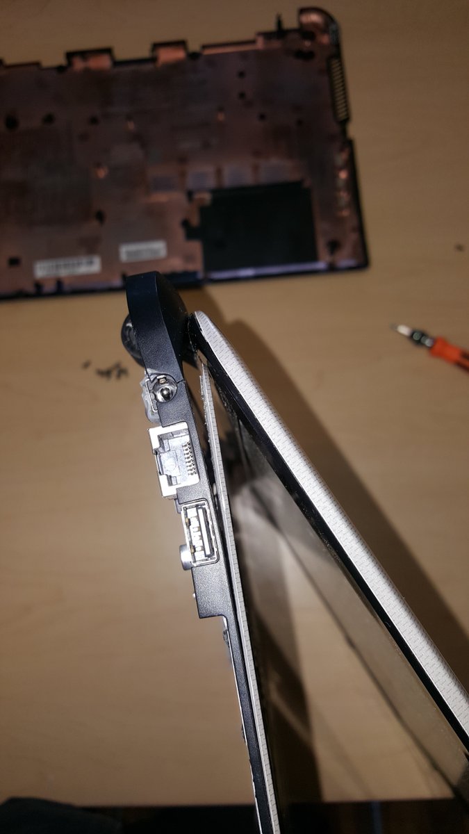 SarTech5's tweet image. Monday Funday at SarTech.... Broken hinge life. Toshiba Satellite L55 repair