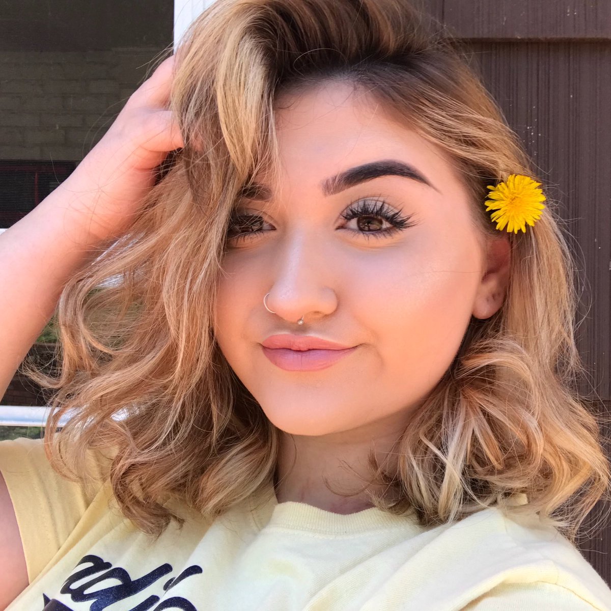 H3ARTOUT's tweet image. i guess you could say , we did something different ;)) blonde lys is back ☀️💛🌙✨