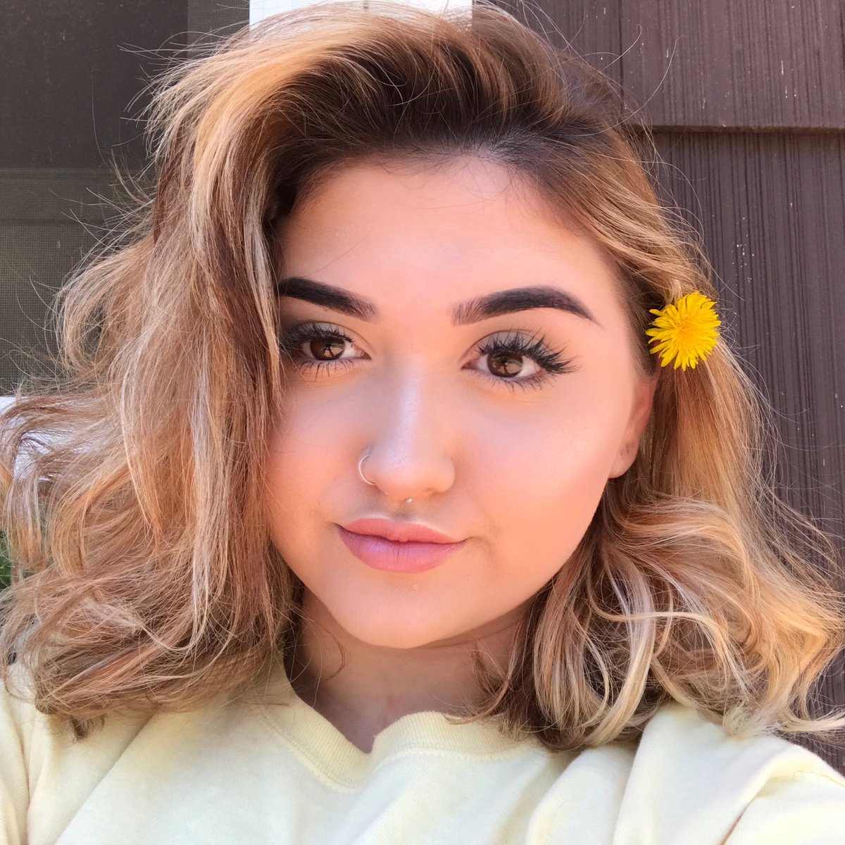 H3ARTOUT's tweet image. i guess you could say , we did something different ;)) blonde lys is back ☀️💛🌙✨