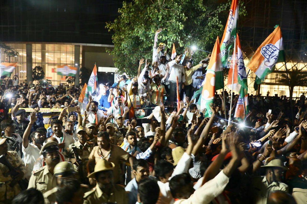 We are making history... Karnataka's going 🤚

#JanaAashirwadaYatre #INC4Karnataka