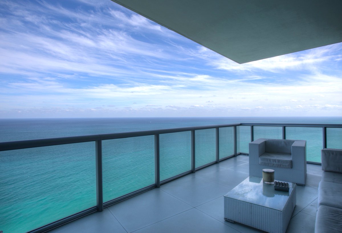 REDUCED #JadeOcean #Penthouse #Sunnyislesbeach #Florida now asking $2.9M. Two story 3/3/1  3,187sf. @jadeoceancondo