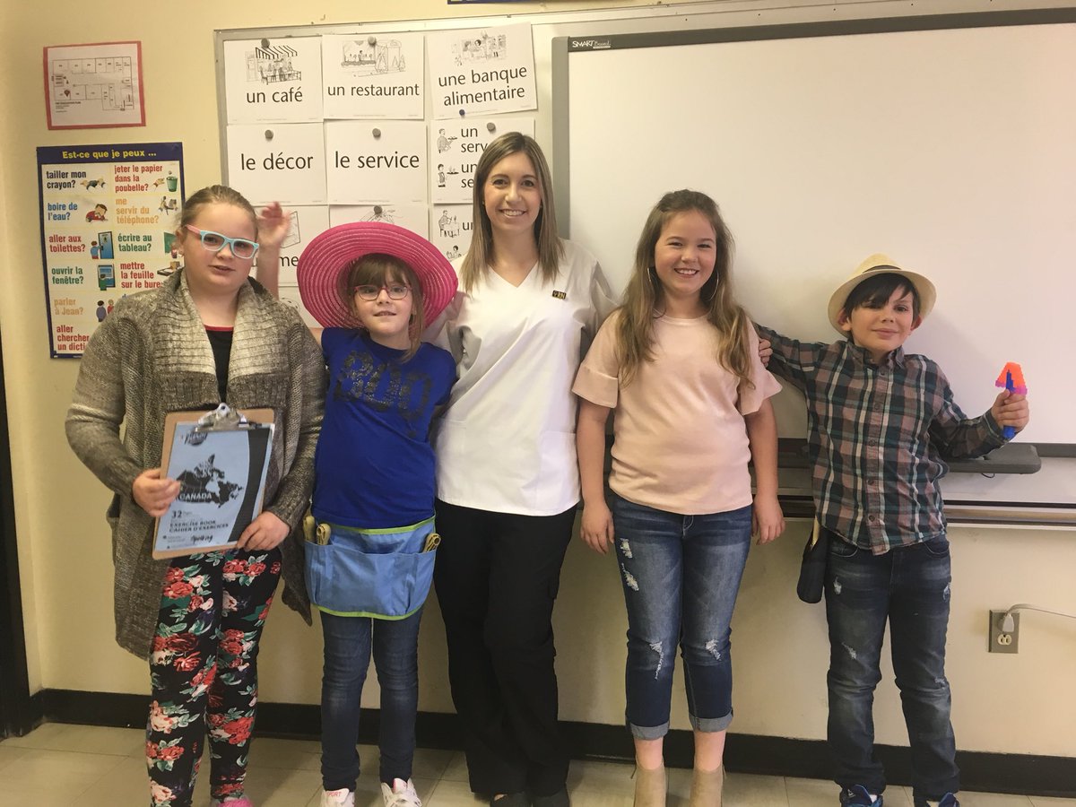 MsCurlewVAV's tweet photo. Career day at VAV! #VAV_Vikings #schoolspirit https://t.co/VOYipjXEuO