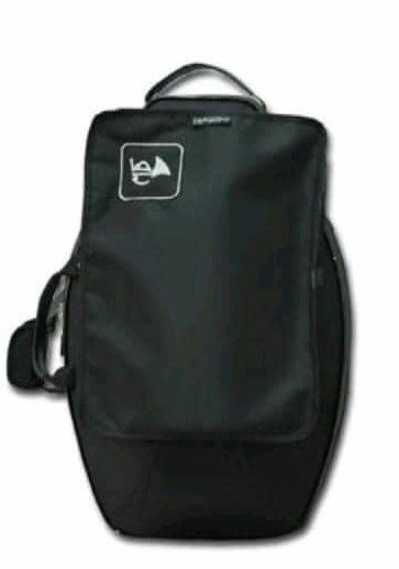 Acaban de robarle la trompa a un compañero de mi hijo en #Sabadell. Es una Alexander 103 con número de serie 17.696 y la funda es una Marcus Bonna (ver fotos).
Si alguien sabe algo, por favor, contactad conmigo o con <a href="/mossos/">Mossos</a>.
Se agradecen los RT!!!!