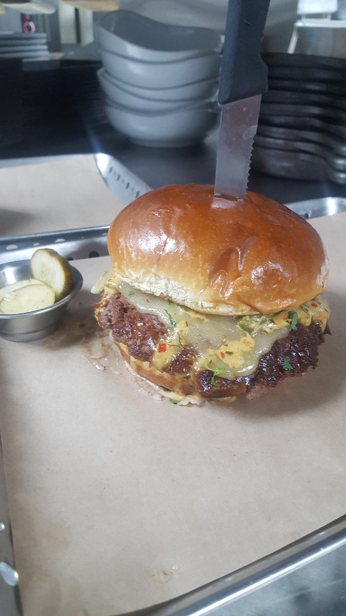 Mr_Clean247's tweet photo. Looks amazing way to own the first day of training the new burgers @arandaalex90!!!! @Ernest___Perez @browncarnell32 @chilisdave https://t.co/29snkBtSDi