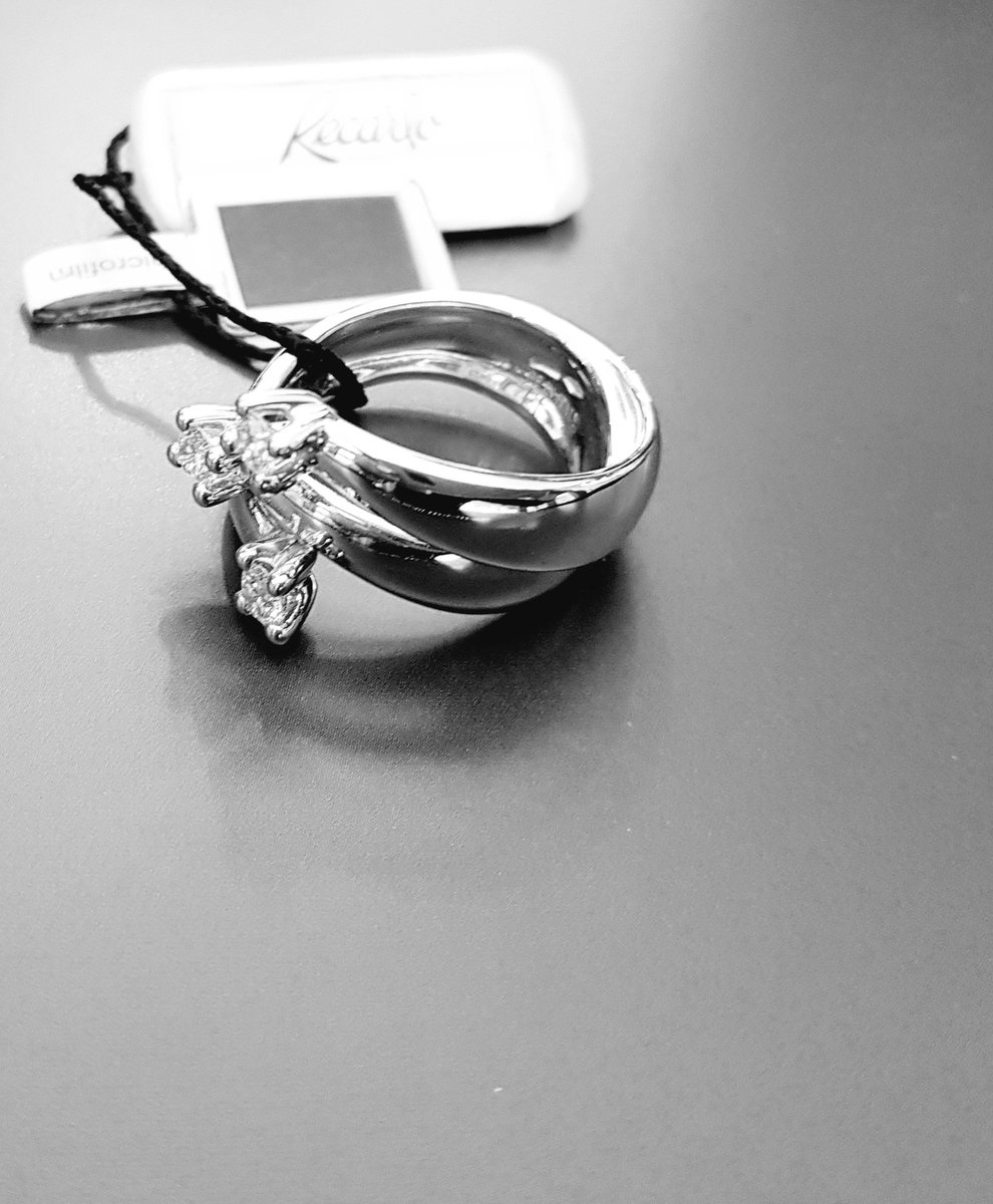 adminetaqua's tweet photo. #Recarlo #recarloofficial #CarloRe #recarlodiamanti #50anni #eternitycollection #eternity #Diamonds #amore #persemprenoi #noi #lanostrastoria #bellezza #Trilogy #meraviglia #purezza #MadeInItaly #artigiani #forever #fedi #ilmiosi #lunadimiele #rings #hosceltote #recarlo #poesia https://t.co/td36gxdYr0