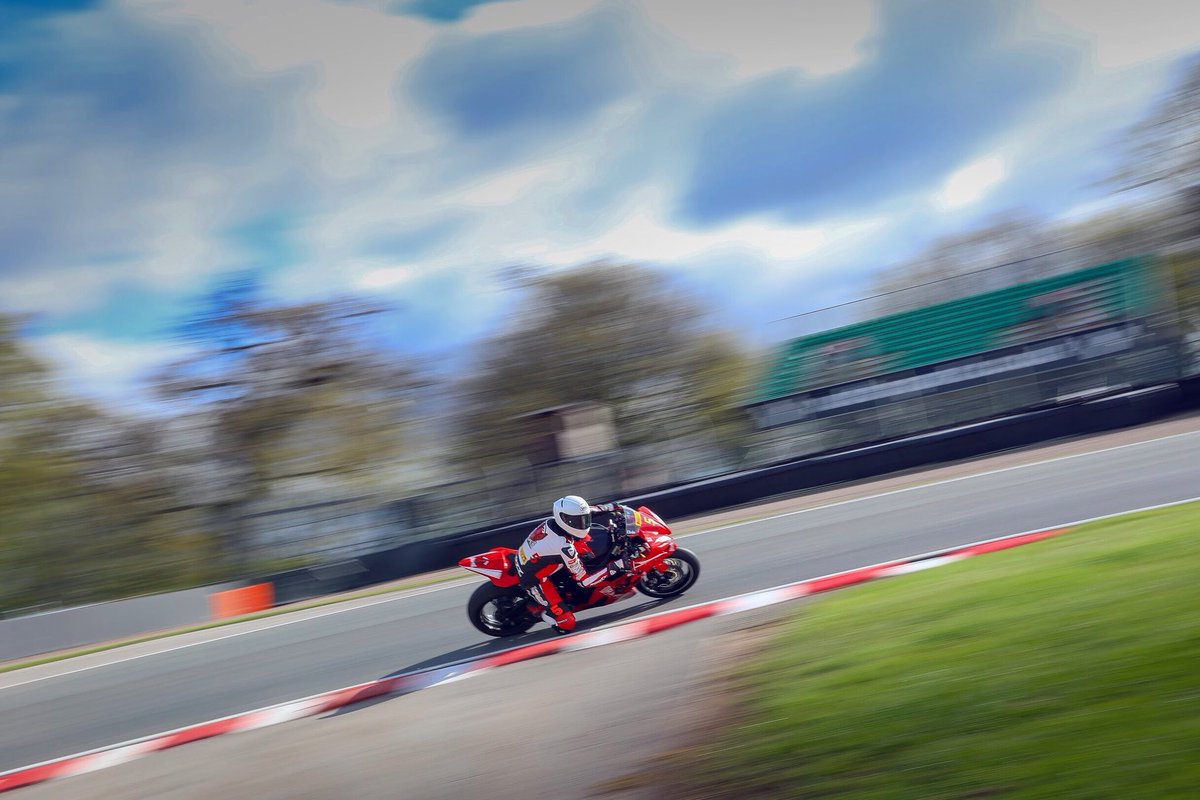 draperRACINGUK's tweet photo. Aaron was holding a strong second position, when unfortunately, he lost the rear end at Shell Oils, whilst challenging for the lead. 
He is absolutely fine, and the bike escaped with little damage.

📸 @RBPSphotography https://t.co/nQwNwxZ810