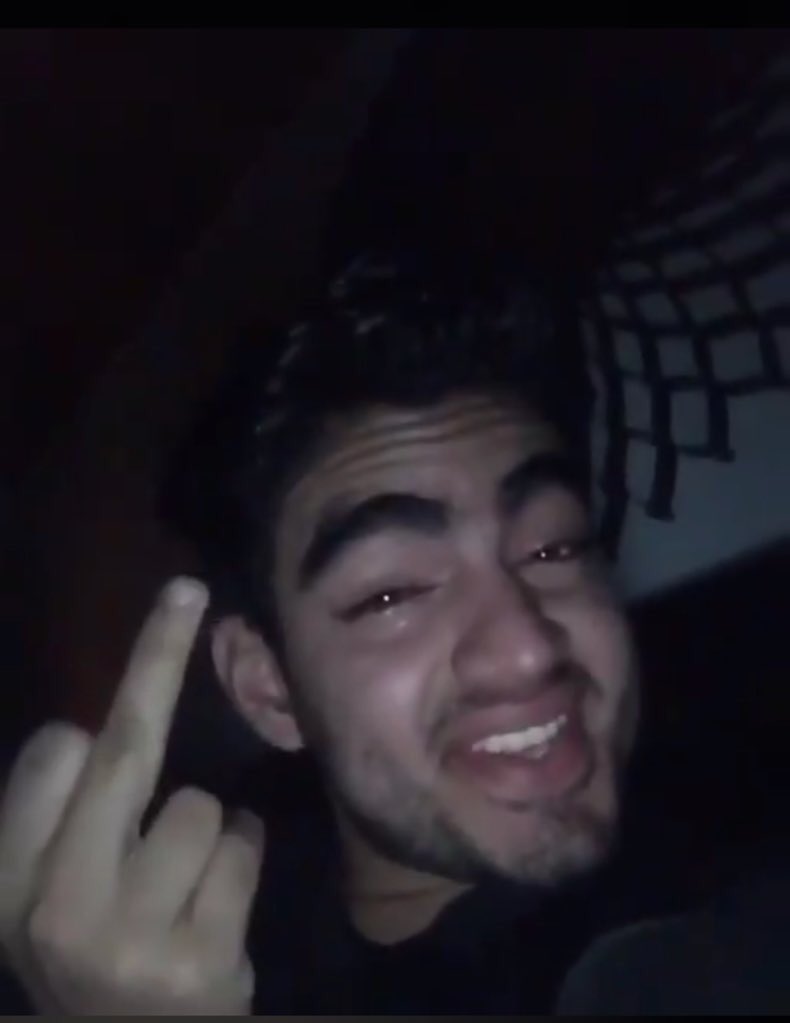 😭