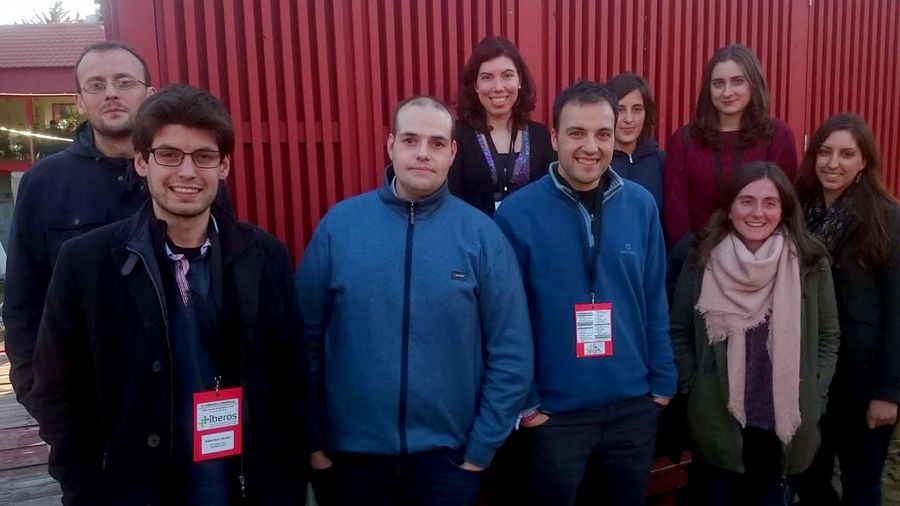 IIM_CSIC's tweet photo. ¡Científicos vigueses estudian cómo regenerar tejidos humanos!
@IBEROSNetwork incorpora 15 nuevos científicos, entre los que participa Jesús Valcarcel grupo REVAL #IIMCSIC con la aplicación de materiales de origen marino para la regeneración de cartílago🐟 https://t.co/kH7MNm3bgi https://t.co/gPSu8zGSPg