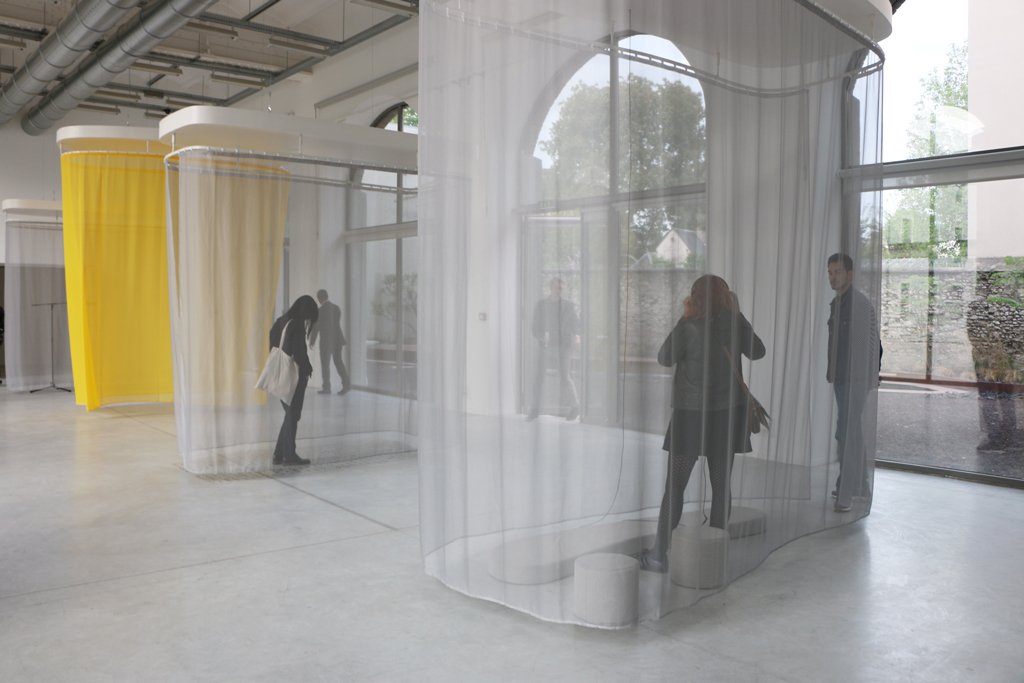FracCentre's tweet photo. [EXPOSITIONS]
Entrez dans The House for Doing Nothing (« La maison pour ne rien faire ») à l'occasion de la première monographie d'Aristide Antonas en France ! 
➖
Entrée gratuite, du mercredi au dimanche, de 14h à 19h.
#Antonas #fraccentre → https://t.co/3PmkTqioNX https://t.co/0MEEVInOoH