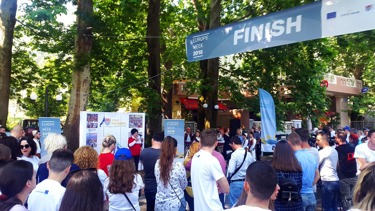 GO2Albania's tweet photo. #GO2Albania @ #EUROPEWEEK2018
#BikeTour 🚴♂️ around #ShkoderLake by @EUinAlbania & #BashkiaShkodër at #Shirokë 🎣🏊♀️
Amb. #RomanaVllahutin & #Mayor of #Shkodra #VoltanaAdemi attending the #photo #exhibition with #bicycle by @go2_info & @TheDoorAlbania https://t.co/8QLmxL8w61