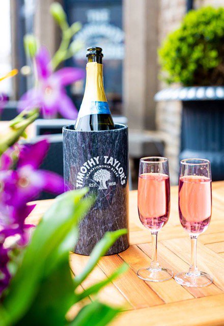 marbletreegifts's tweet photo. Have you got your wine cooler out this afternoon... @TimothyTaylors have! #bankholiday #wine #sunshine #marble #relaxing #goodtimeswithfriends #marbletree https://t.co/7vvQnFp6qq