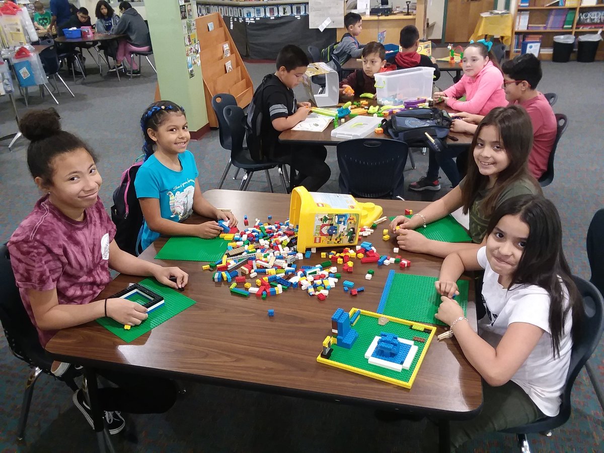 RubideHoyos1's tweet image. Getting creative at #MakerMorning Monday. #MartinInspired